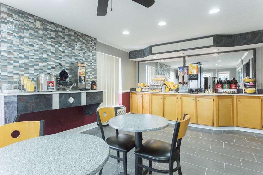 Days Inn By Wyndham Forest Ανέσεις φωτογραφία