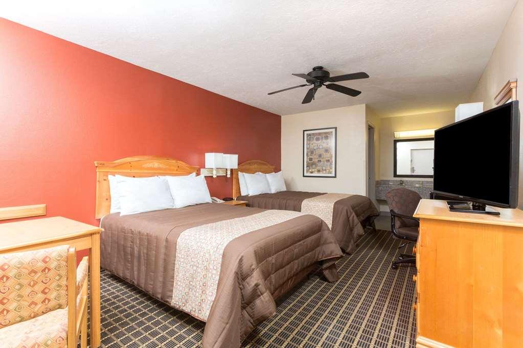 Days Inn By Wyndham Forest Δωμάτιο φωτογραφία