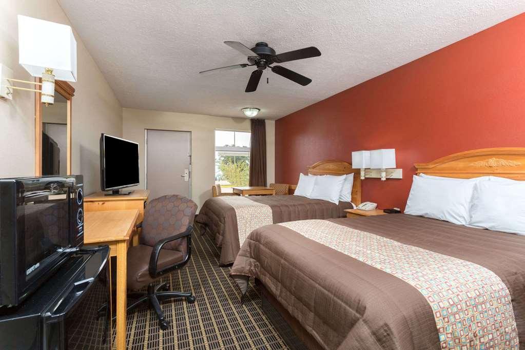 Days Inn By Wyndham Forest Δωμάτιο φωτογραφία